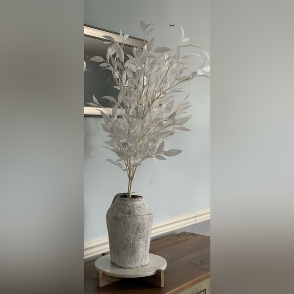 Winter Decor - Picture 2 of 3